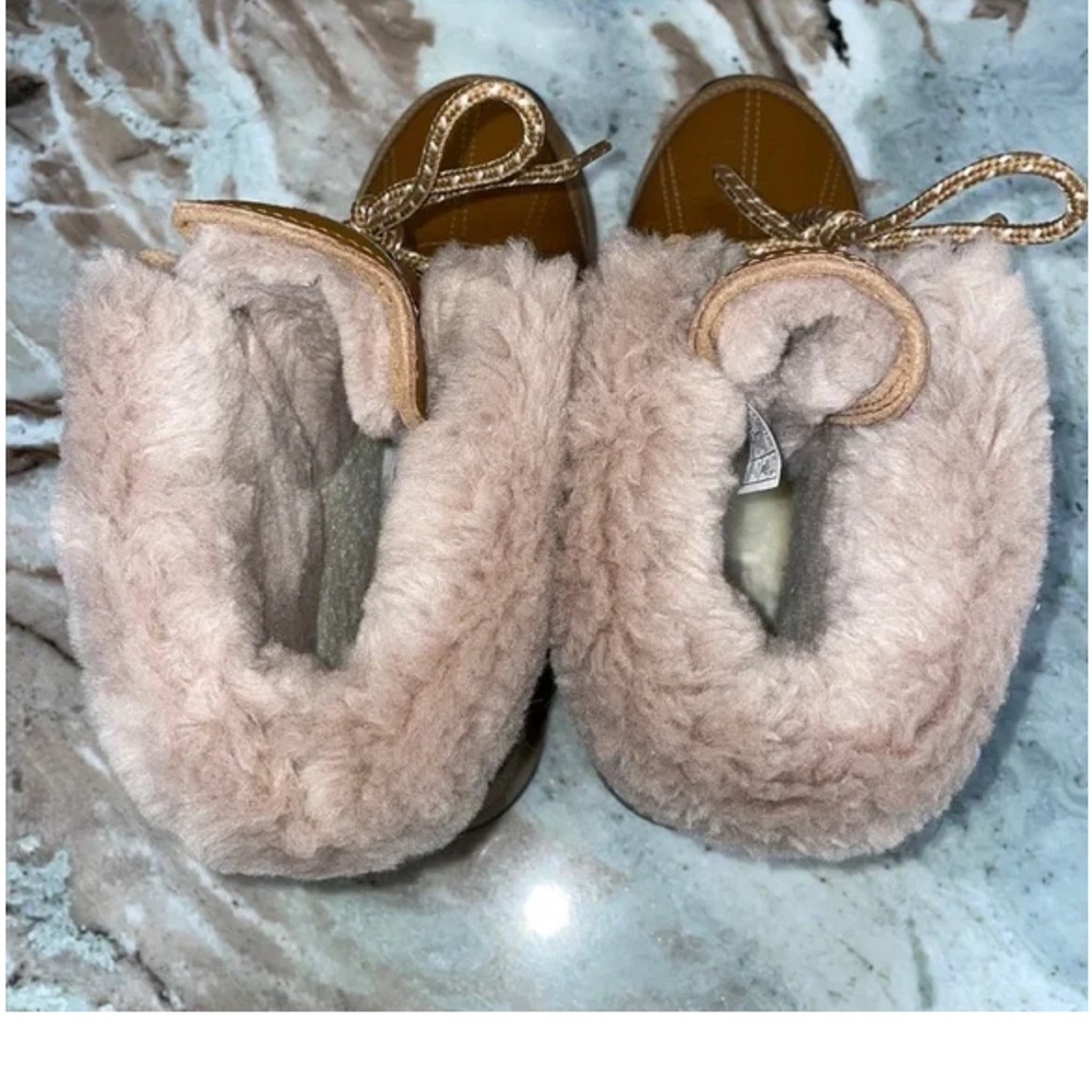 UGG ZAYLEE BOOT NWT in original box - Picture 7 of 11